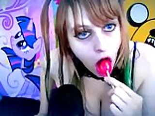 free video gallery beauty-sucking-and-licking-lollipop-ear-to-ear-asmr