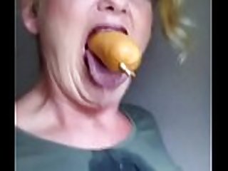 free video gallery ilona-deepthroats-sausage